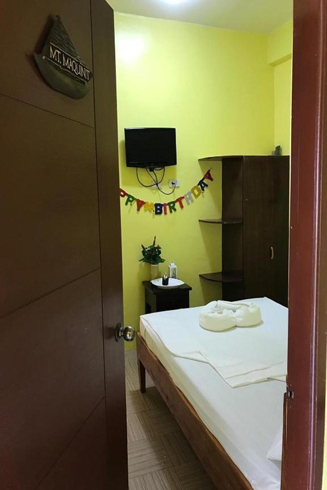 หลุยส์เบย์ทราเวลเลอร์ลอดจ์ Hotel โกรอน ภายนอก รูปภาพ