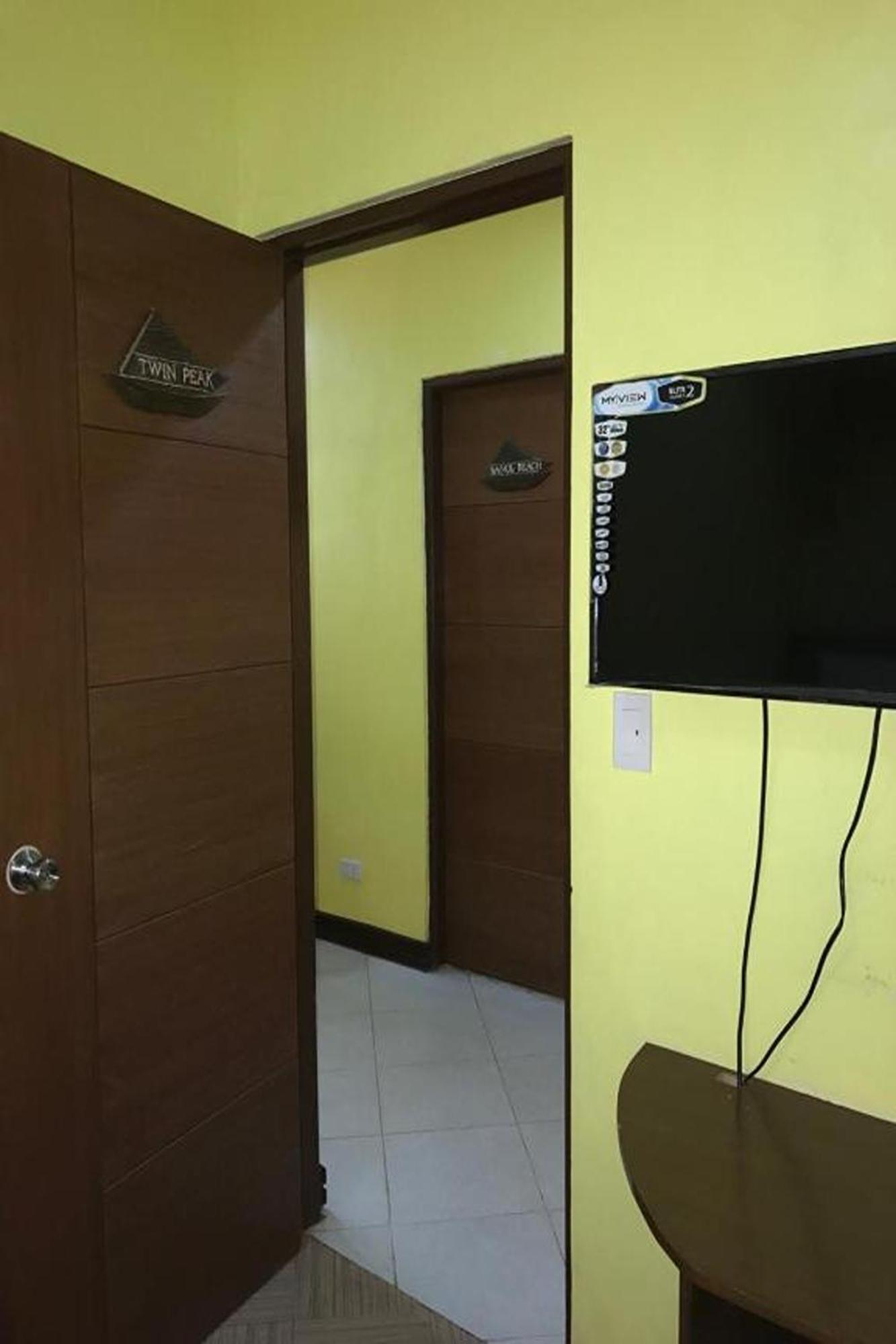 หลุยส์เบย์ทราเวลเลอร์ลอดจ์ Hotel โกรอน ภายนอก รูปภาพ