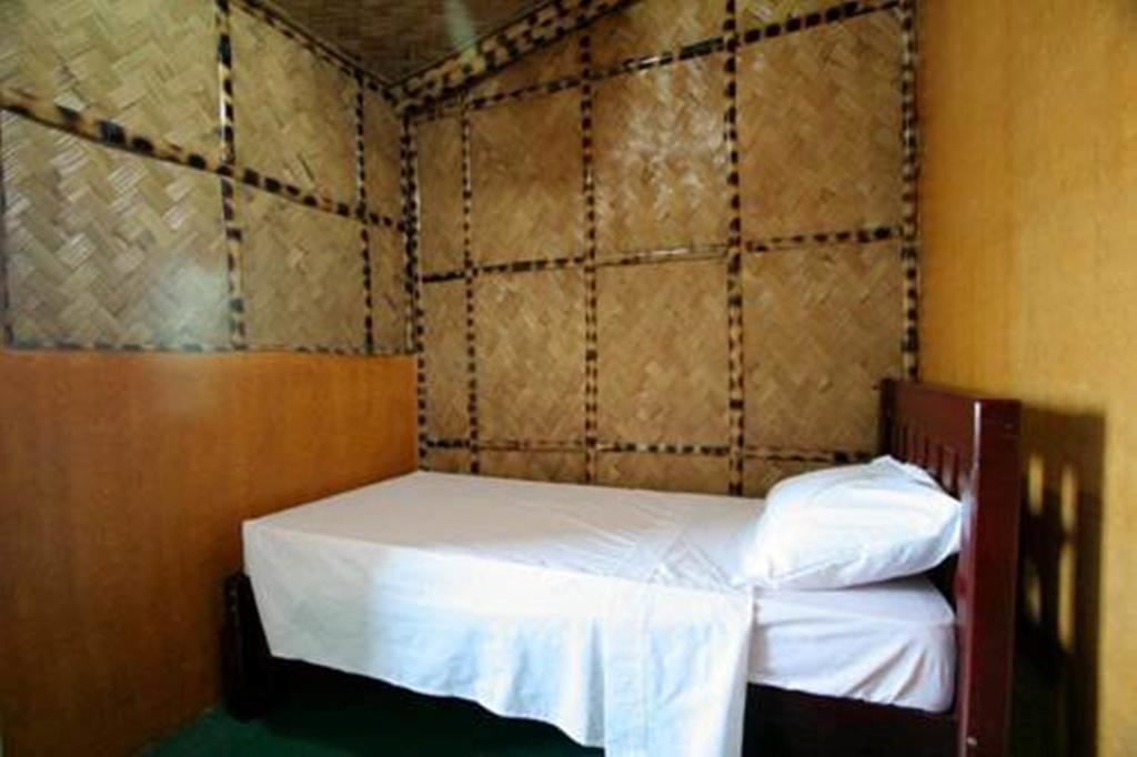 หลุยส์เบย์ทราเวลเลอร์ลอดจ์ Hotel โกรอน ภายนอก รูปภาพ